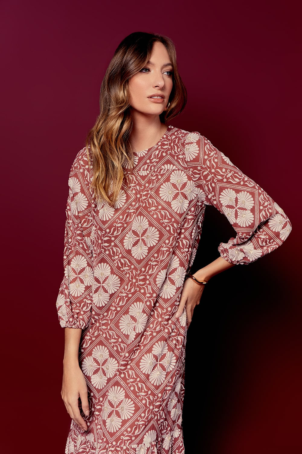 VESTIDO MIDI BORDADO FLOWERS