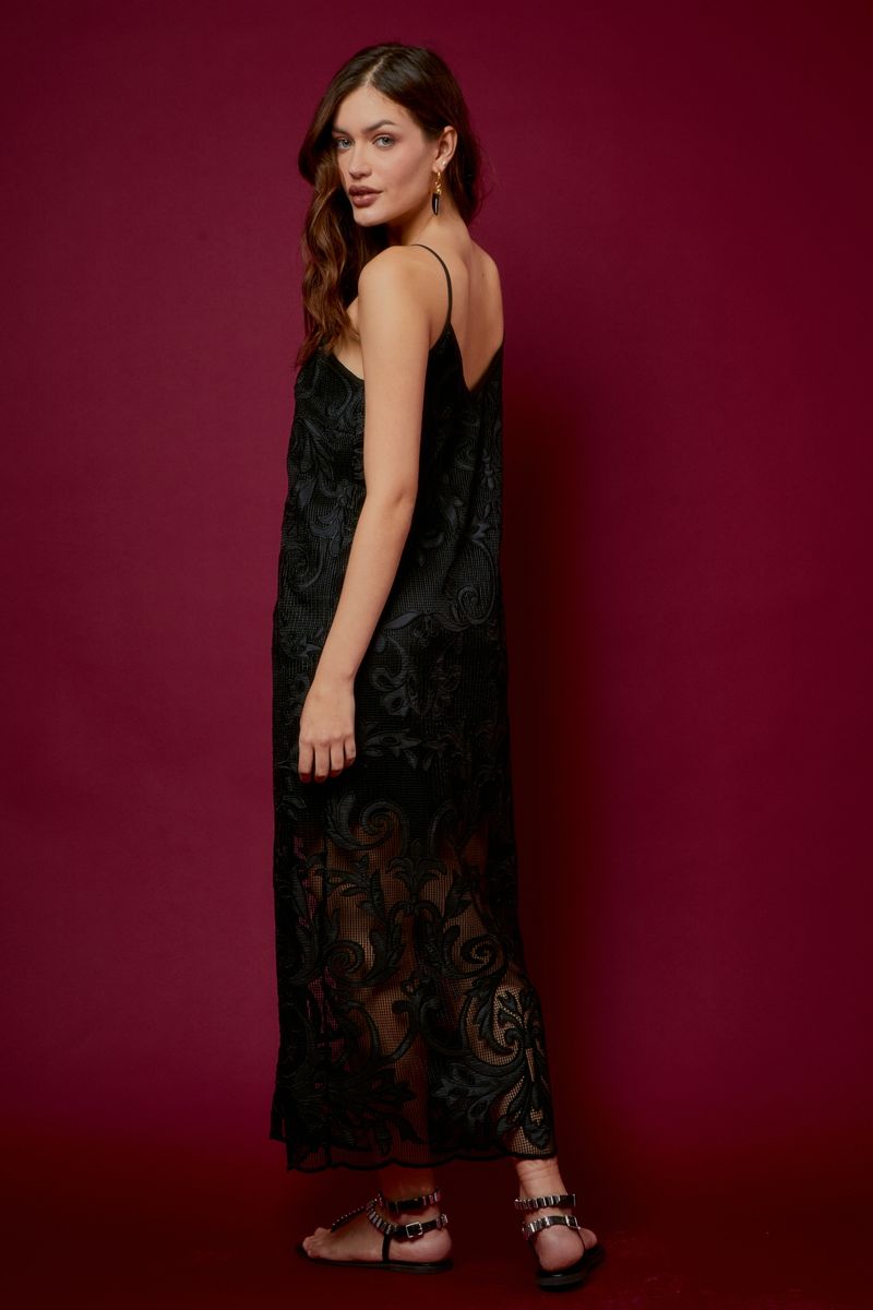 04010374_001_04-VESTIDO-BORDADO-ARABESCO-WINTER