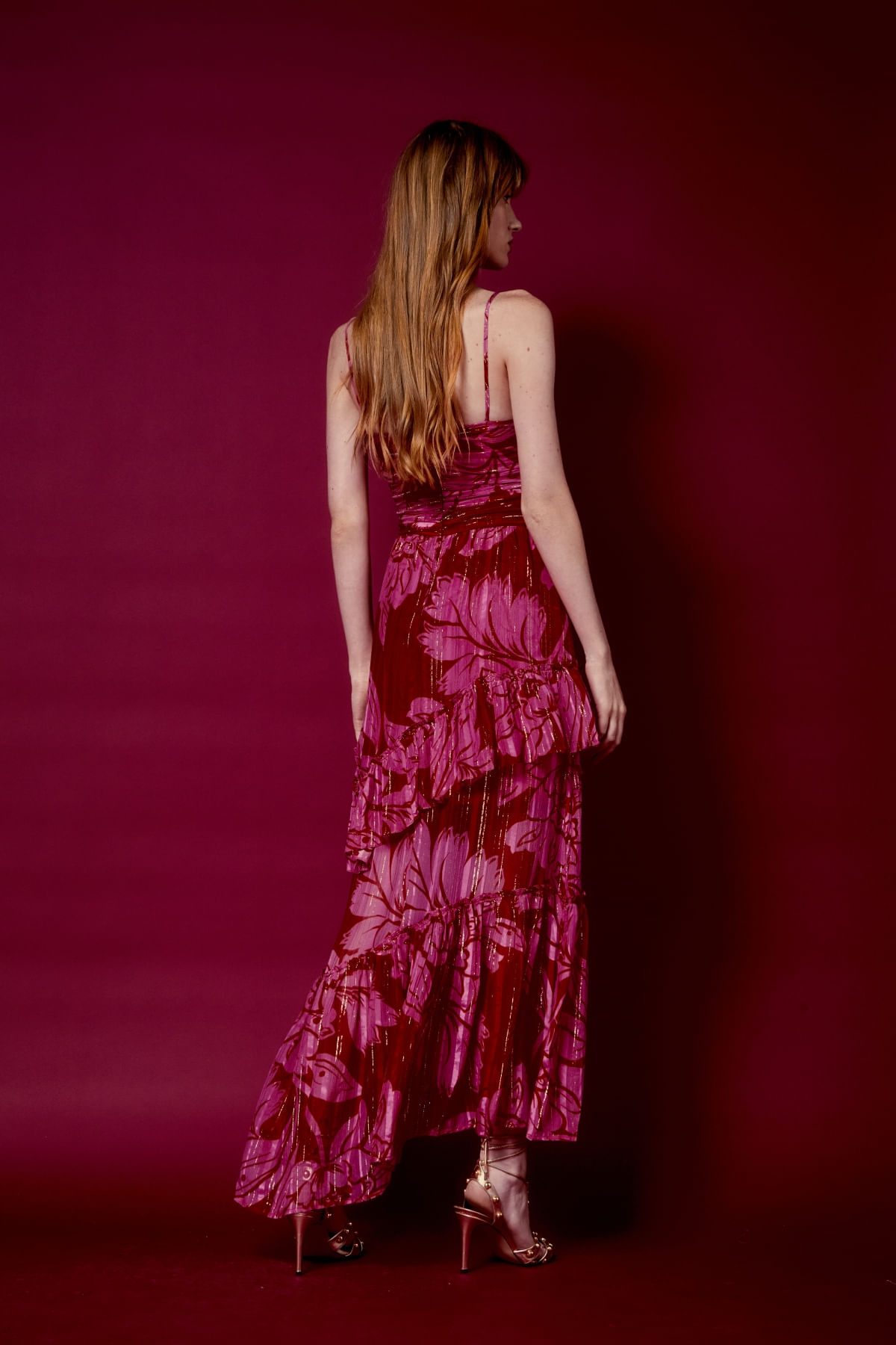 VESTIDO BABADOS ESTAMPA KIEZA LUREX
