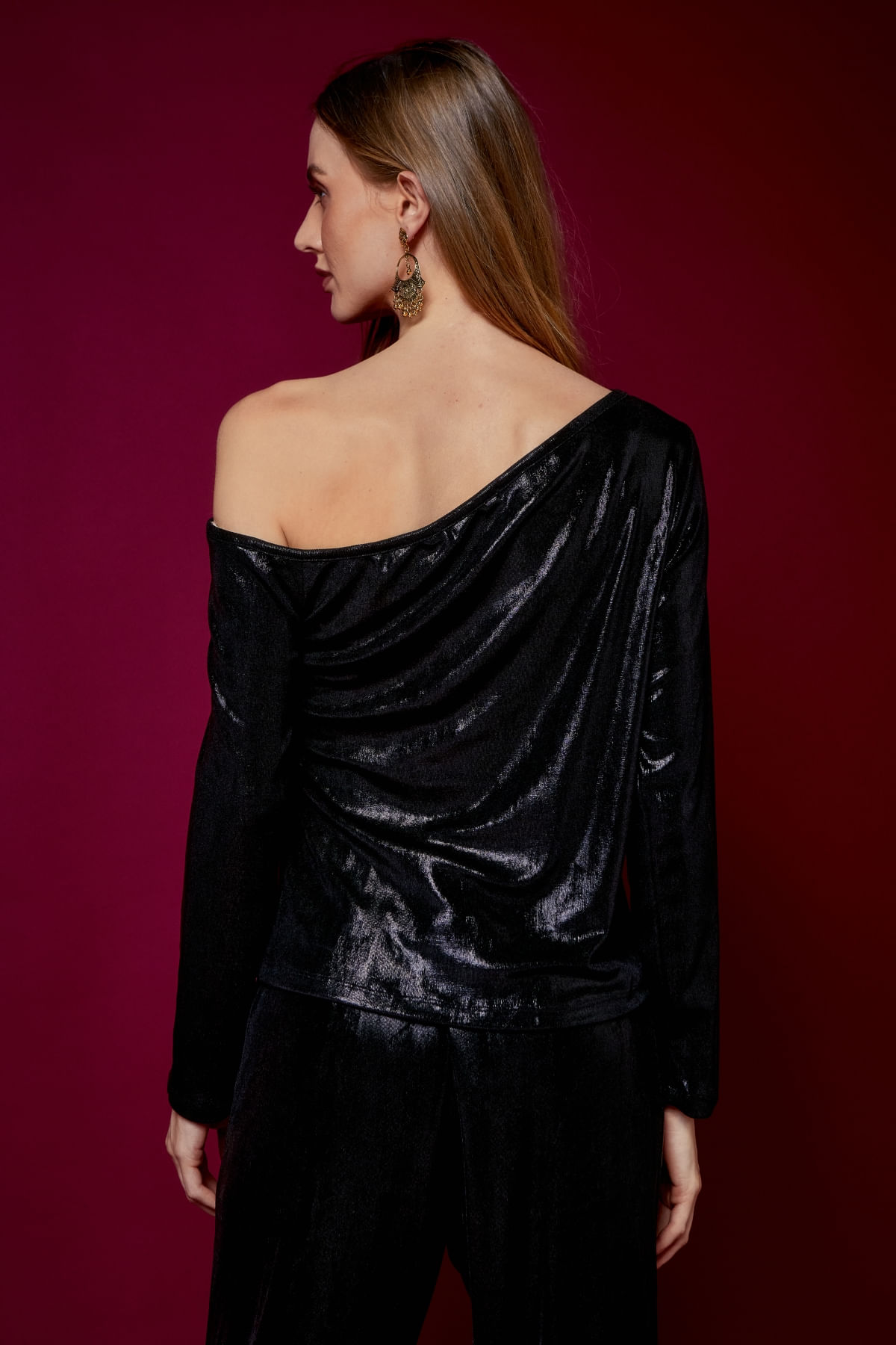 BLUSA STAR DECOTE ASSIMÉTRICO