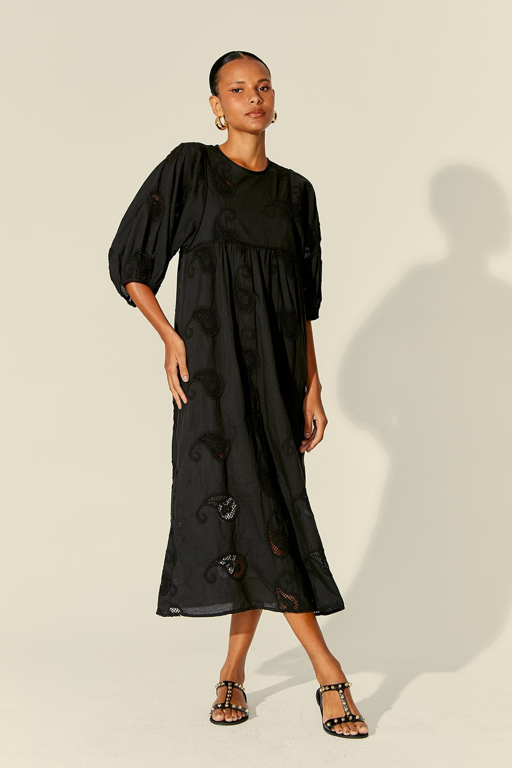 VESTIDO BORDADO PAISLEY
