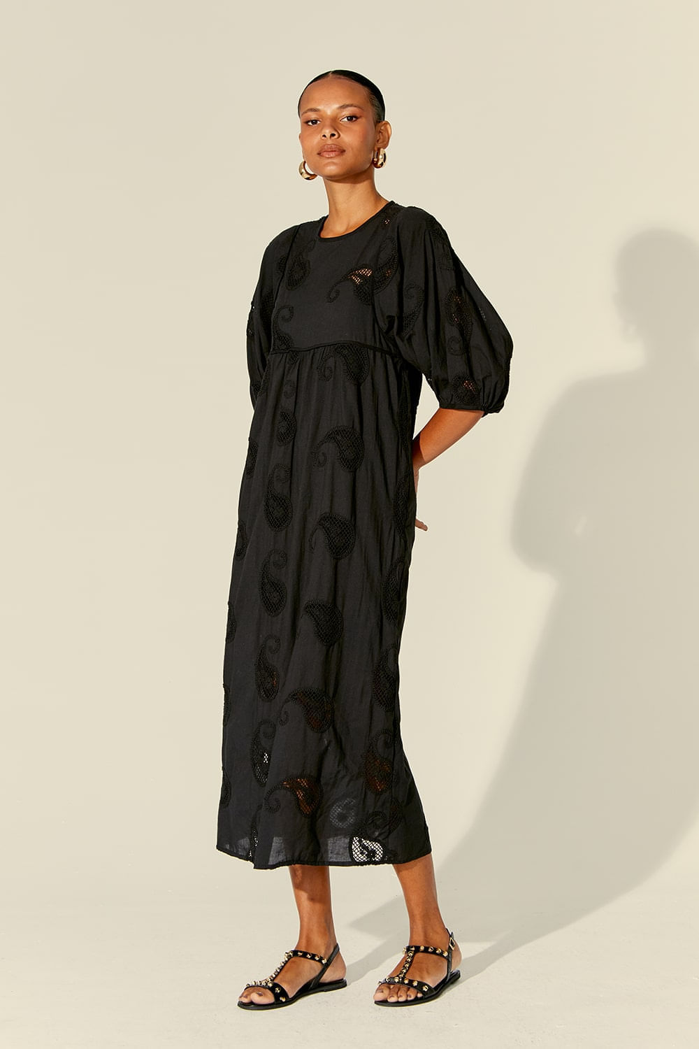 VESTIDO BORDADO PAISLEY