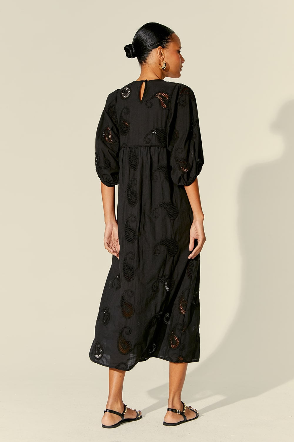 VESTIDO BORDADO PAISLEY
