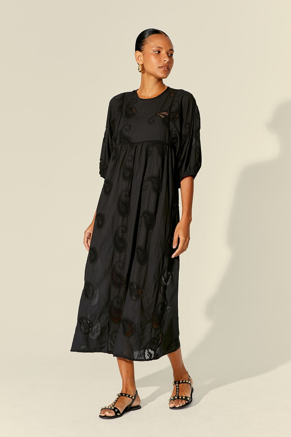 VESTIDO BORDADO PAISLEY
