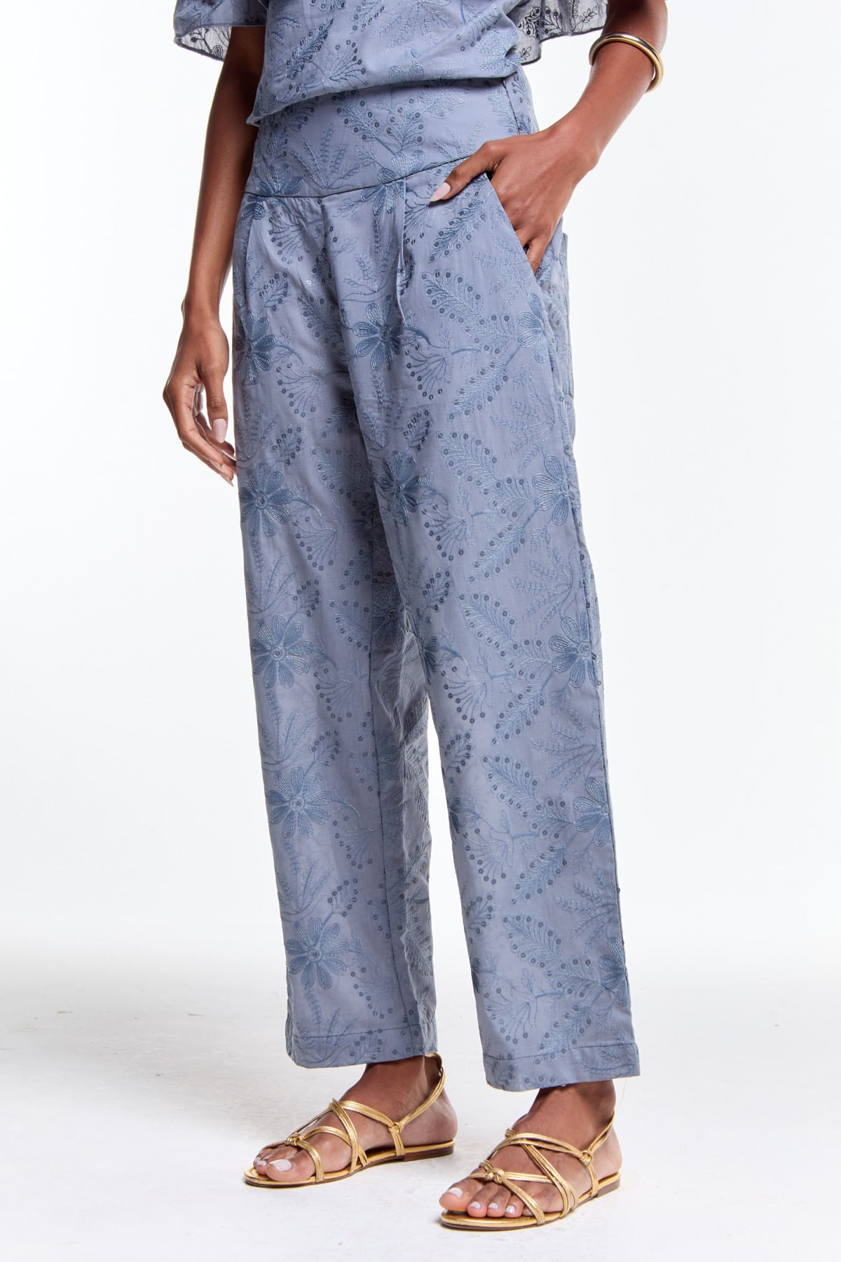 06040452_006_02-CALCA-BORDADO-BRIANA