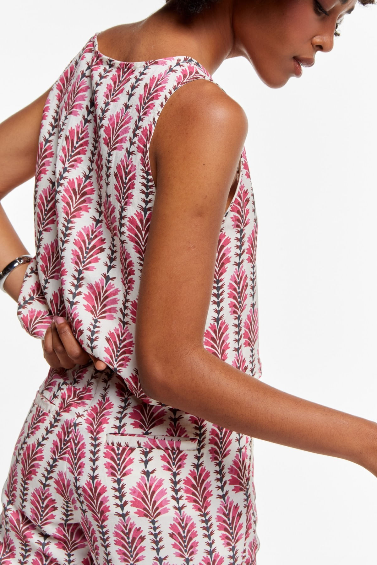 05190304_005_03-BLUSA-LINHO-ESTAMPA-NAVITA