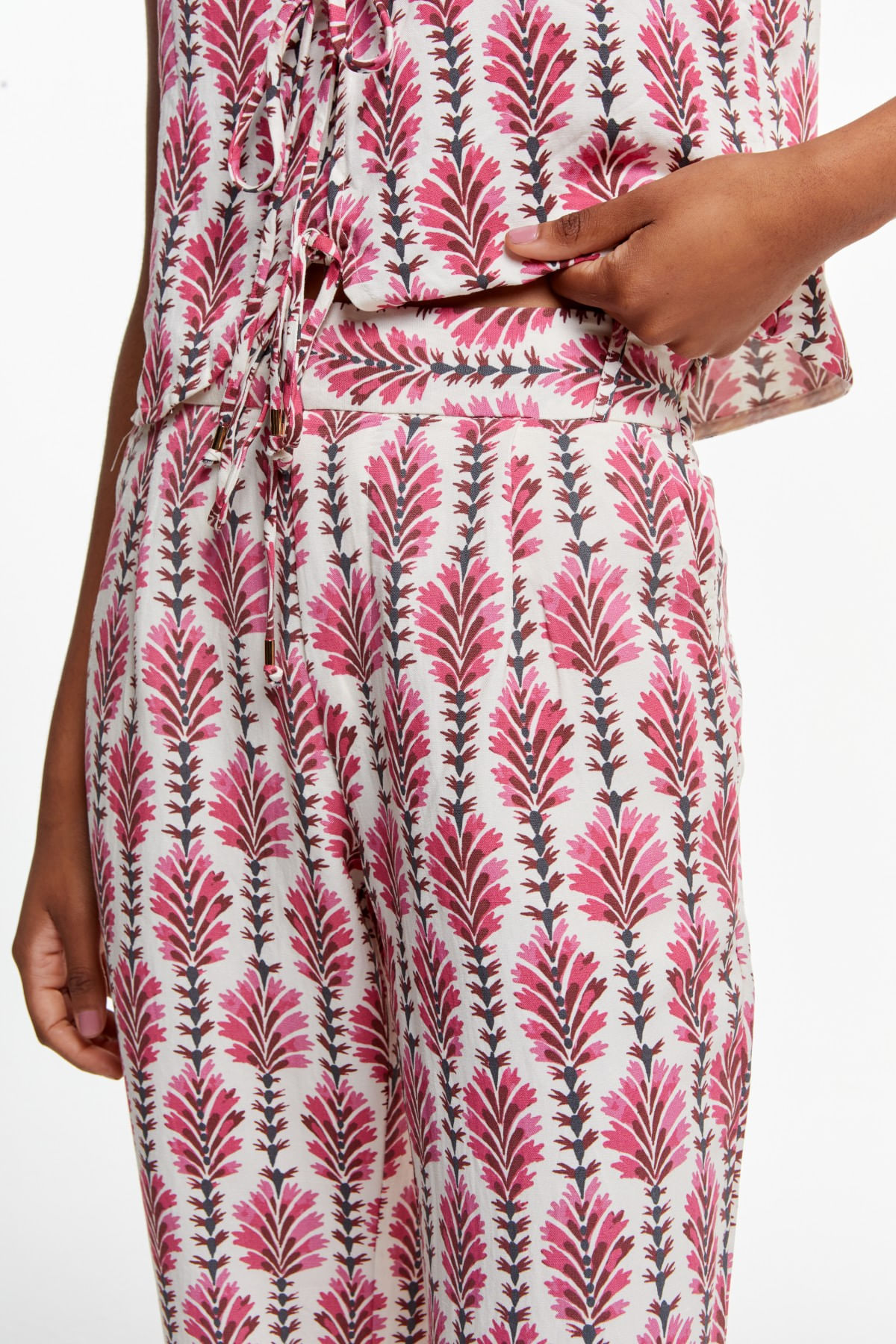 06040459_005_03-CALCA-LINHO-ESTAMPA-NAVITA