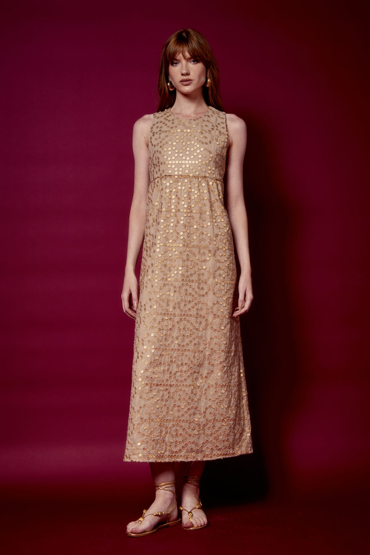 04201584_002_01-VESTIDO-BORDADO-EVORA