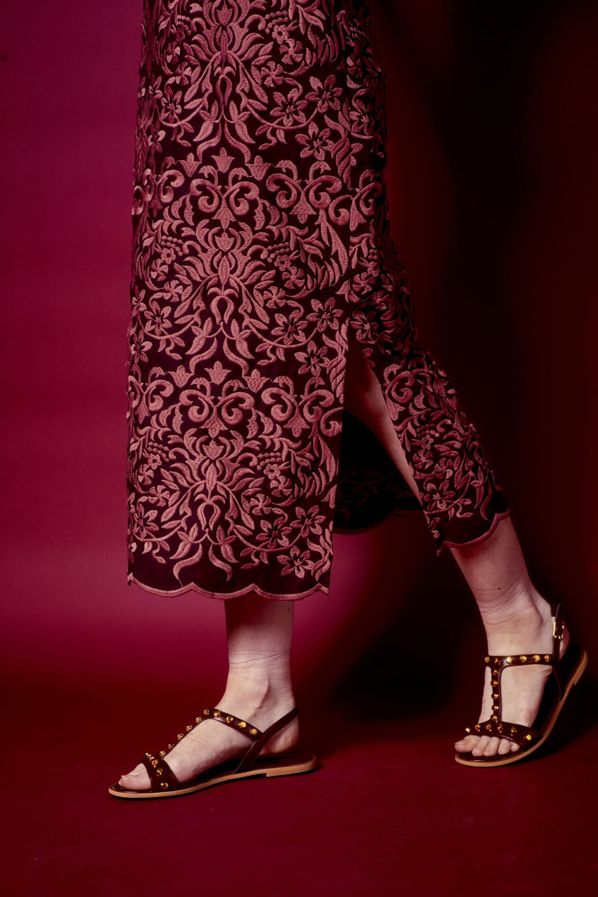 09081106_116_03-SAIA-BORDADO-LUISA