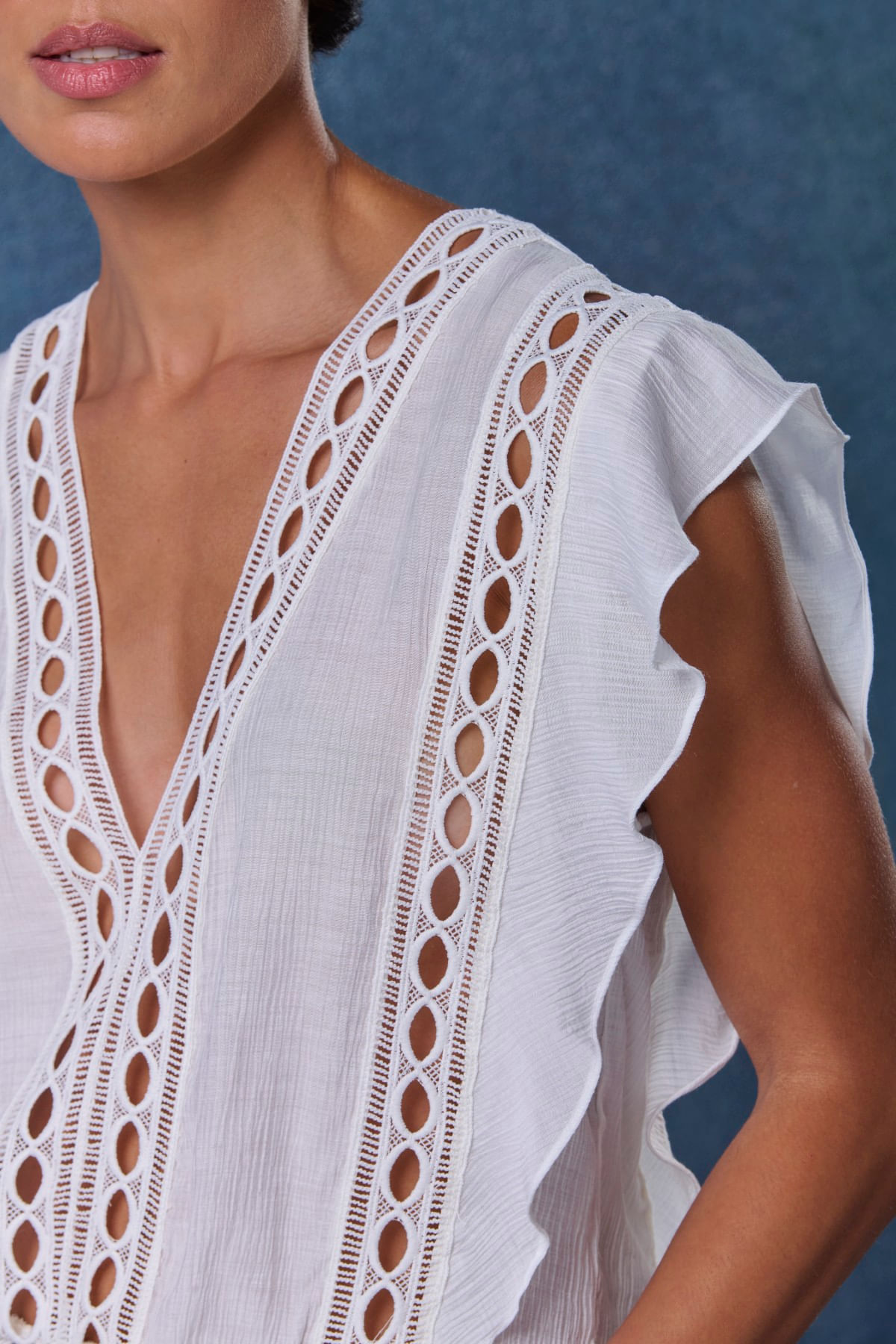 05201086_075_01-BLUSA-DETALHES-RENDA