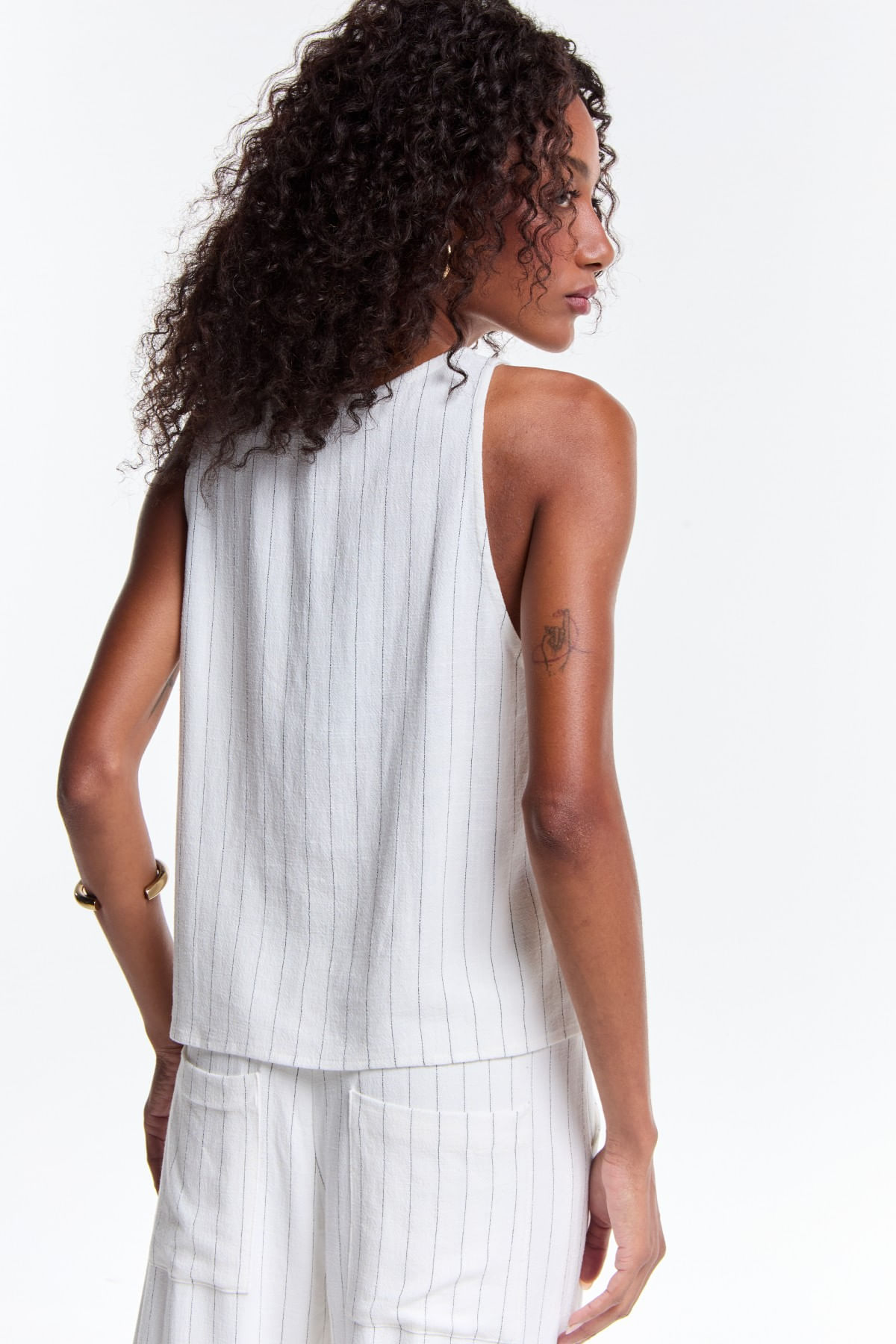 05190272_075_02-BLUSA-LINHO-LIST