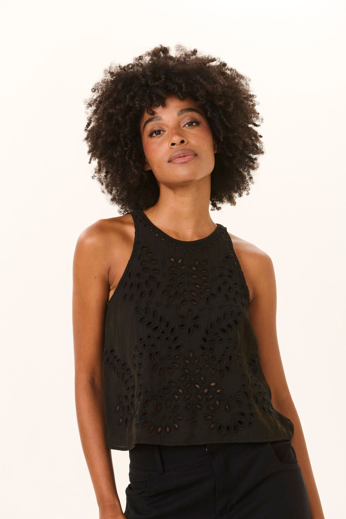 05190260_001_01-BLUSA-BORDADO-RICHILIEU-CRUSH