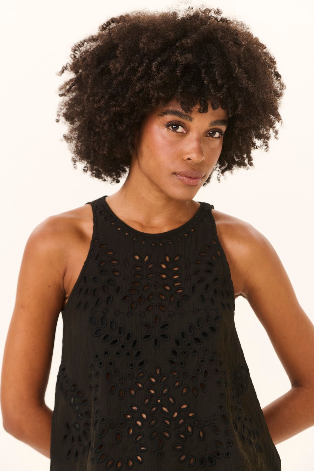 05190260_001_02-BLUSA-BORDADO-RICHILIEU-CRUSH