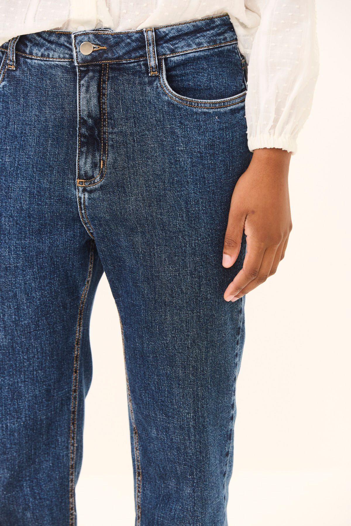 06030582_006_02-CALCA-RETA-JEANS