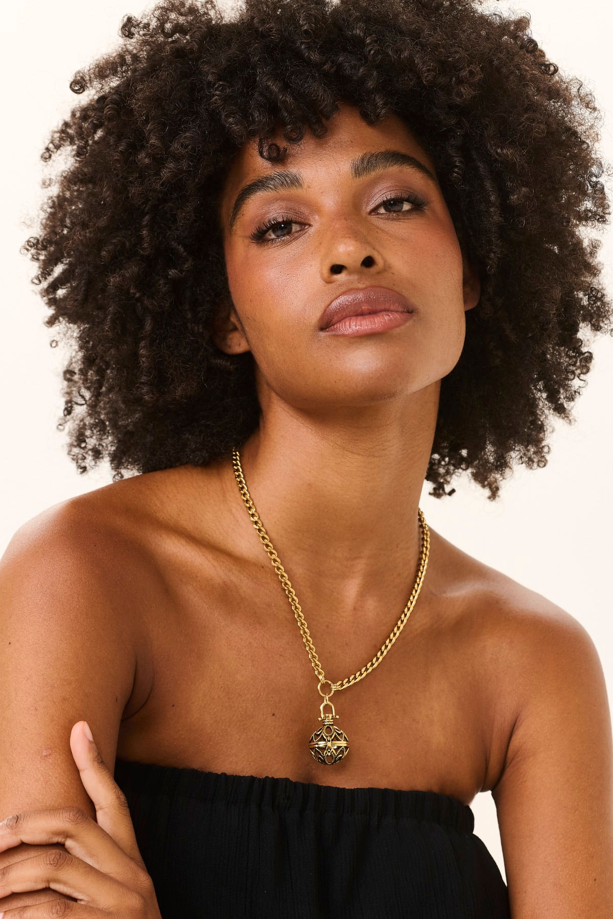 22010052_404_01-COLAR-CURTO-BERLOQUE