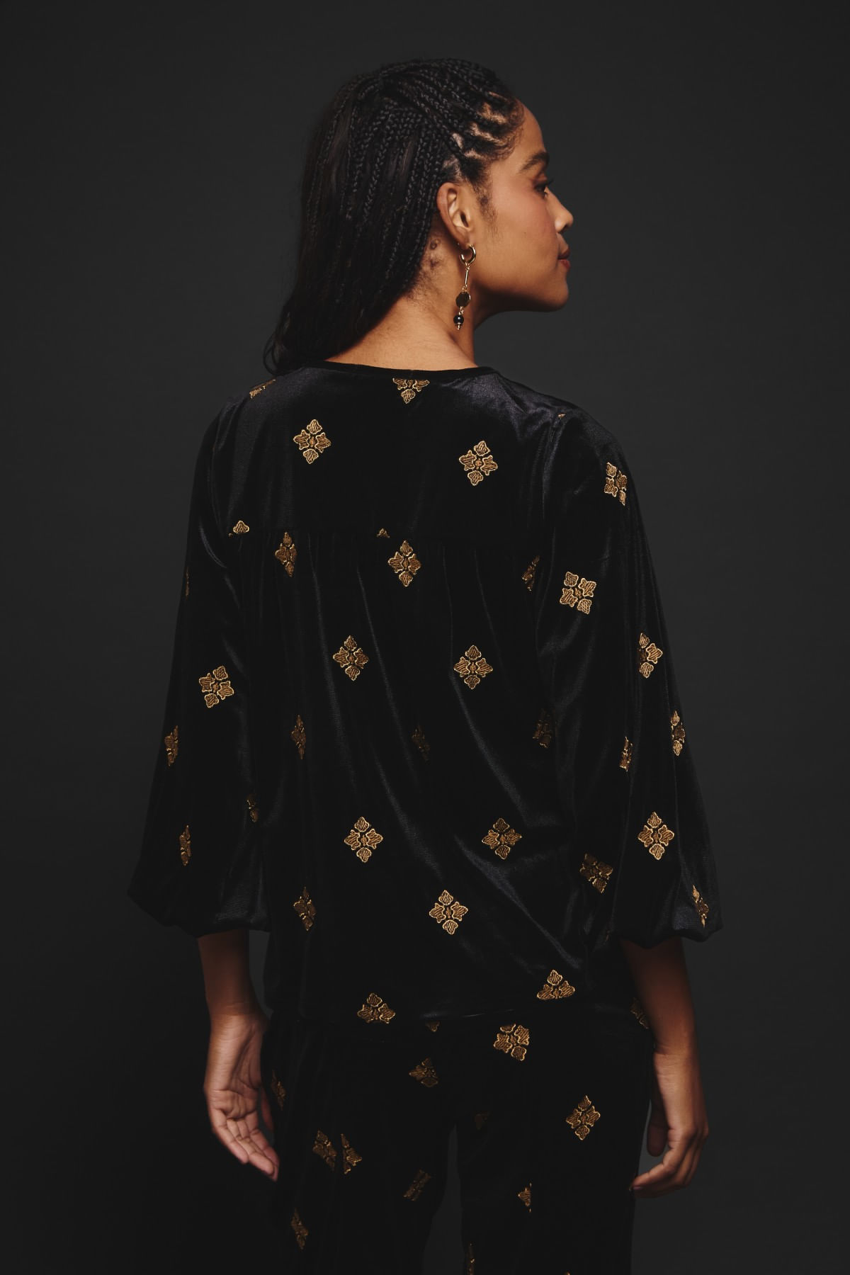 05182046_001_05-BATA-VELUDO-KING