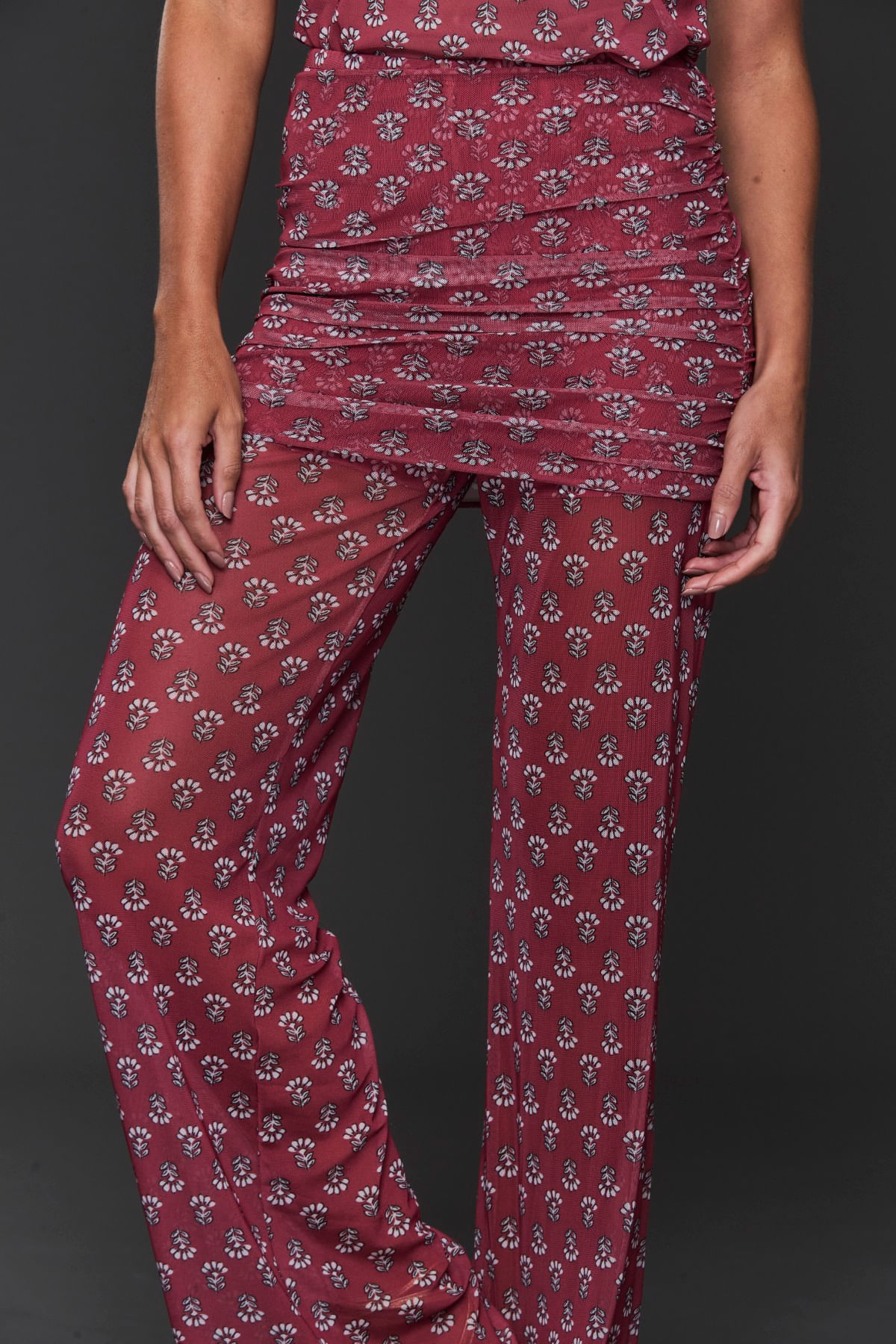 06060130_443_02-CALCA-TULE-ESTAMPA-LOTUS